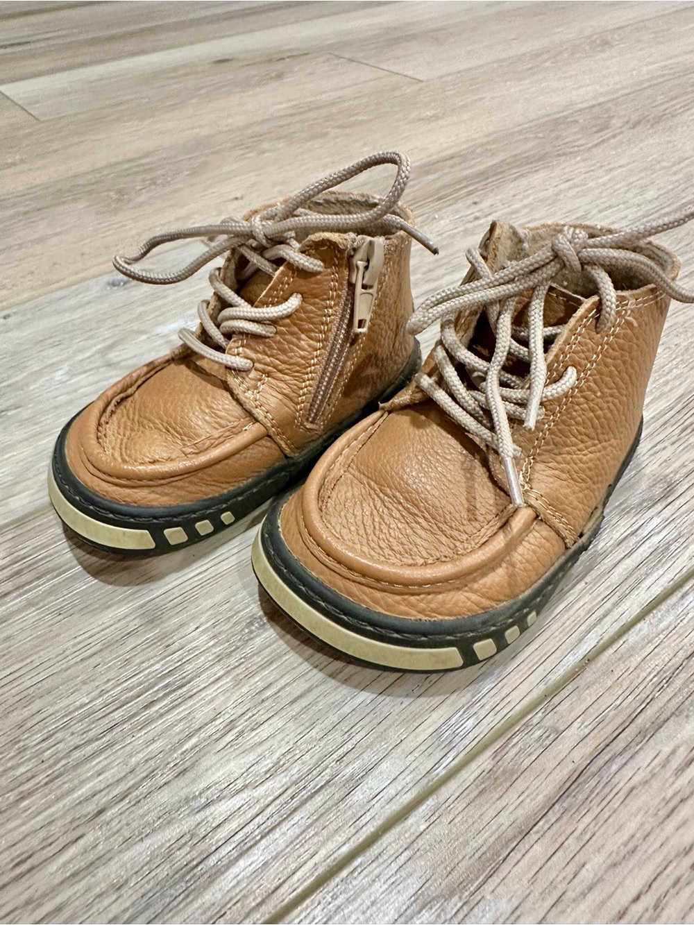 Magical Shoes- Toddler Barefoot & Wide toe box Tan Leather Lace-Up Ankle Boots